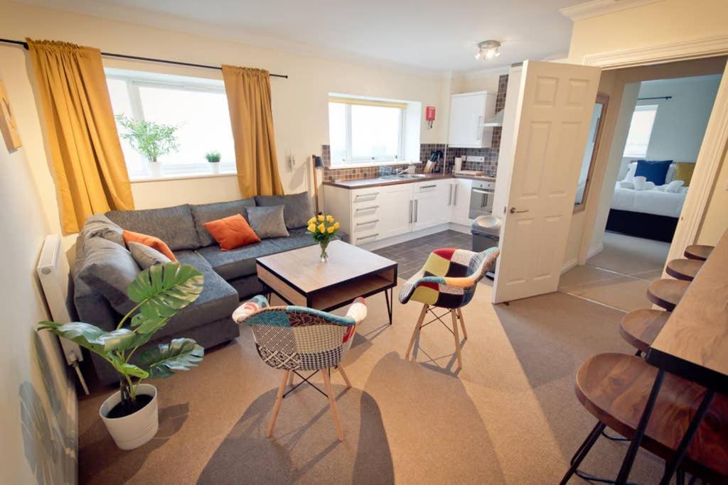 Top View 2 Bedroom Apartments Plymouth Extérieur photo