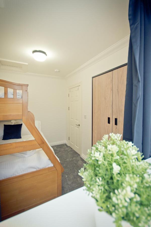Top View 2 Bedroom Apartments Plymouth Extérieur photo